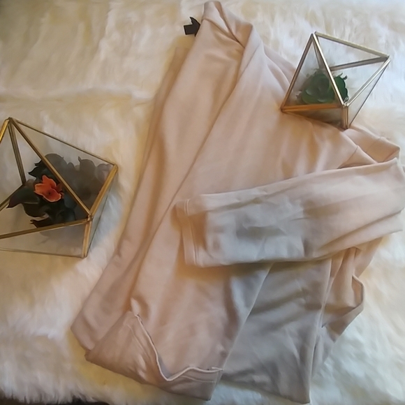 bobeau Sweaters - 🌺 3 for $30 Cream duster with pockets